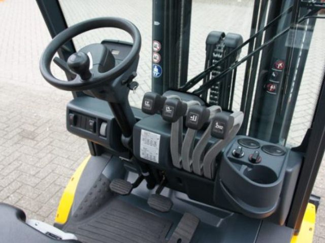Forklift Controls Levers 112