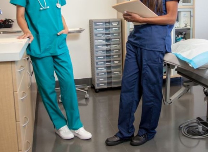 Best Shoes for Nurses on feet all-day