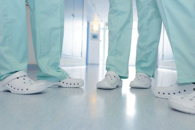 What are the best shoes for healthcare workers?